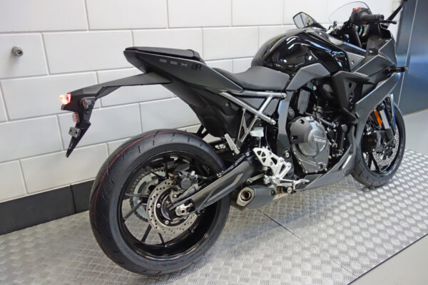 SUZUKI GSX-8R - Afbeelding 4