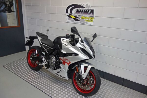 SUZUKI GSX-8R - Afbeelding 2