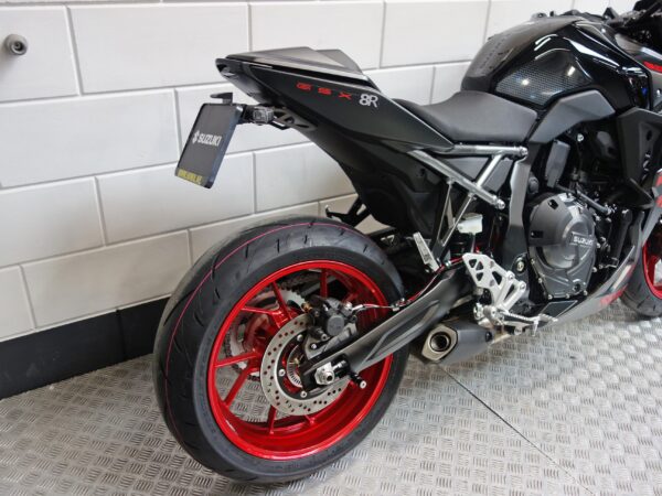 SUZUKI GSX-8R - Afbeelding 7