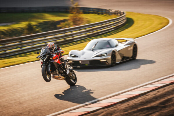 KTM 1390 Super Duke GT - Afbeelding 8