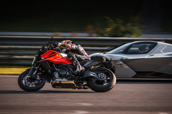 KTM 1390 Super Duke GT - Afbeelding 7