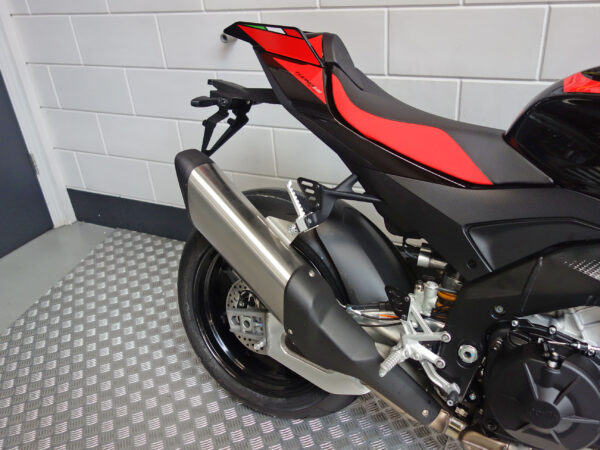 APRILIA TUONO V4 1100 Factory - Afbeelding 4