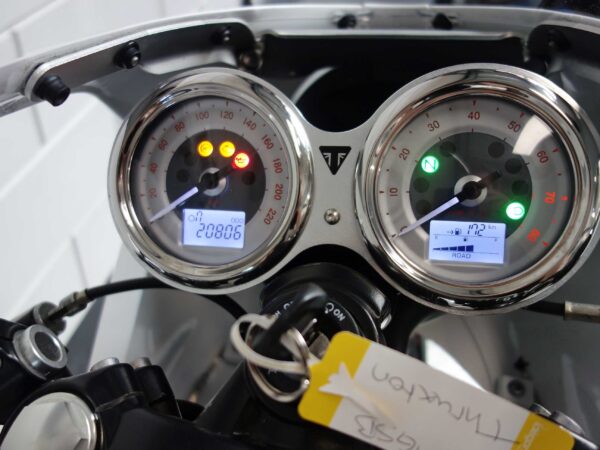 TRIUMPH Thruxton 1200 - Afbeelding 6
