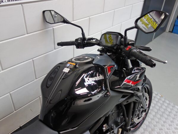 KAWASAKI Z650