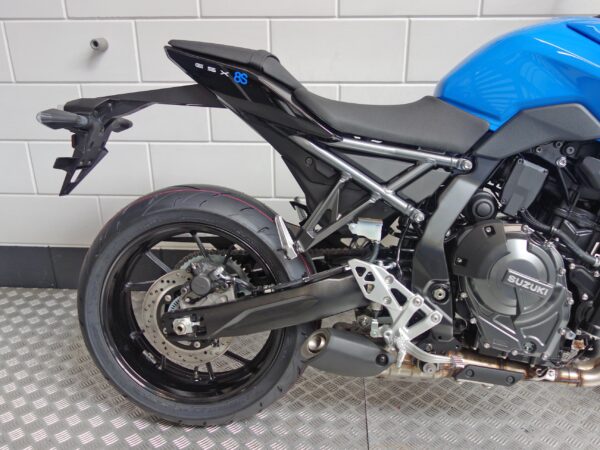 SUZUKI GSX-8S - Afbeelding 4