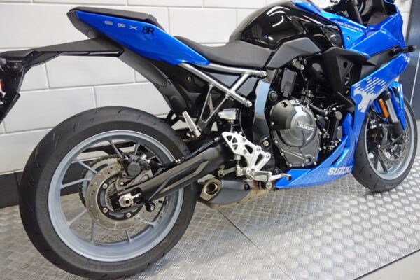 SUZUKI GSX-8R - Afbeelding 6