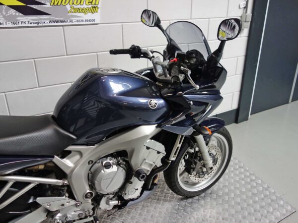 YAMAHA FZS 600 FAZER - Afbeelding 4