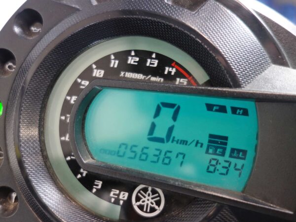 YAMAHA FZS 600 FAZER - Afbeelding 8