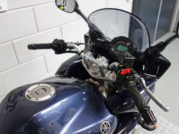YAMAHA FZS 600 FAZER - Afbeelding 6