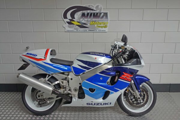 SUZUKI GSX-R 750