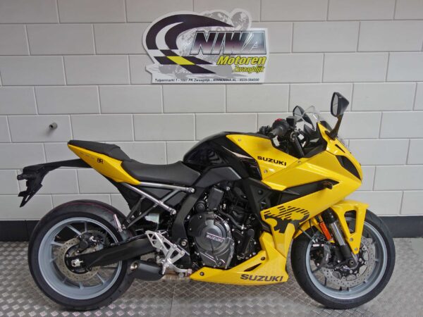 SUZUKI GSX-8R