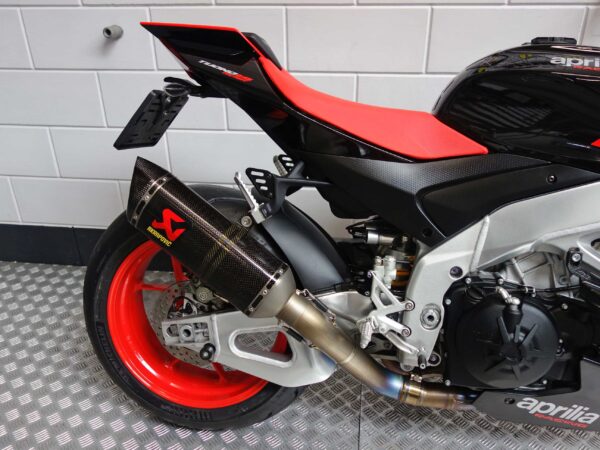 APRILIA TUONO V4 1100 FACTORY - Afbeelding 4