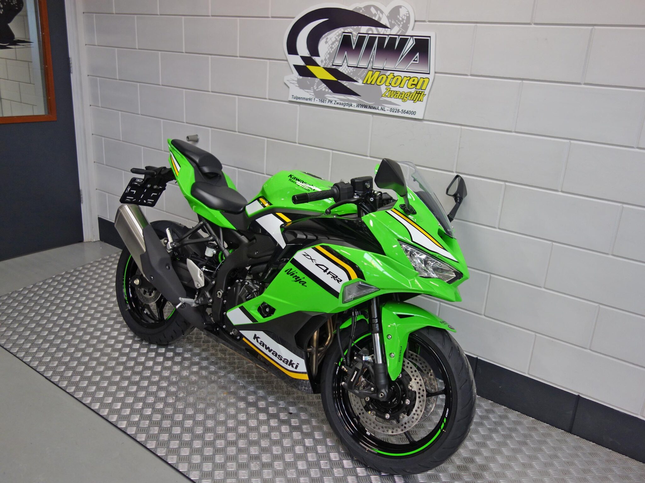 なの！ KAWASAKI ZX4-RR - NIWA motoren