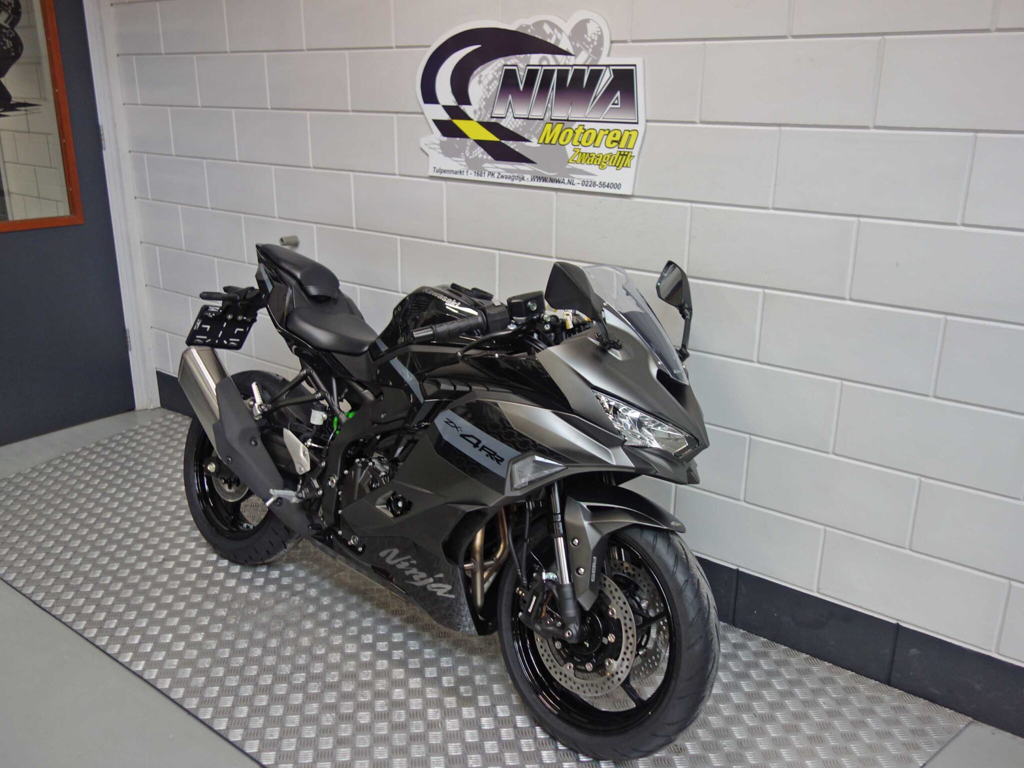 KAWASAKI ZX4-RR - NIWA motoren