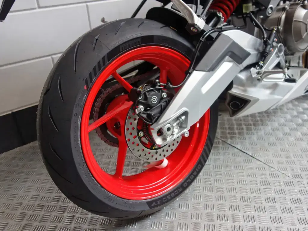 Nieuwe Aprilia RS 660 supersport met 660cc motor uit 2026 bij NIWA Motoren