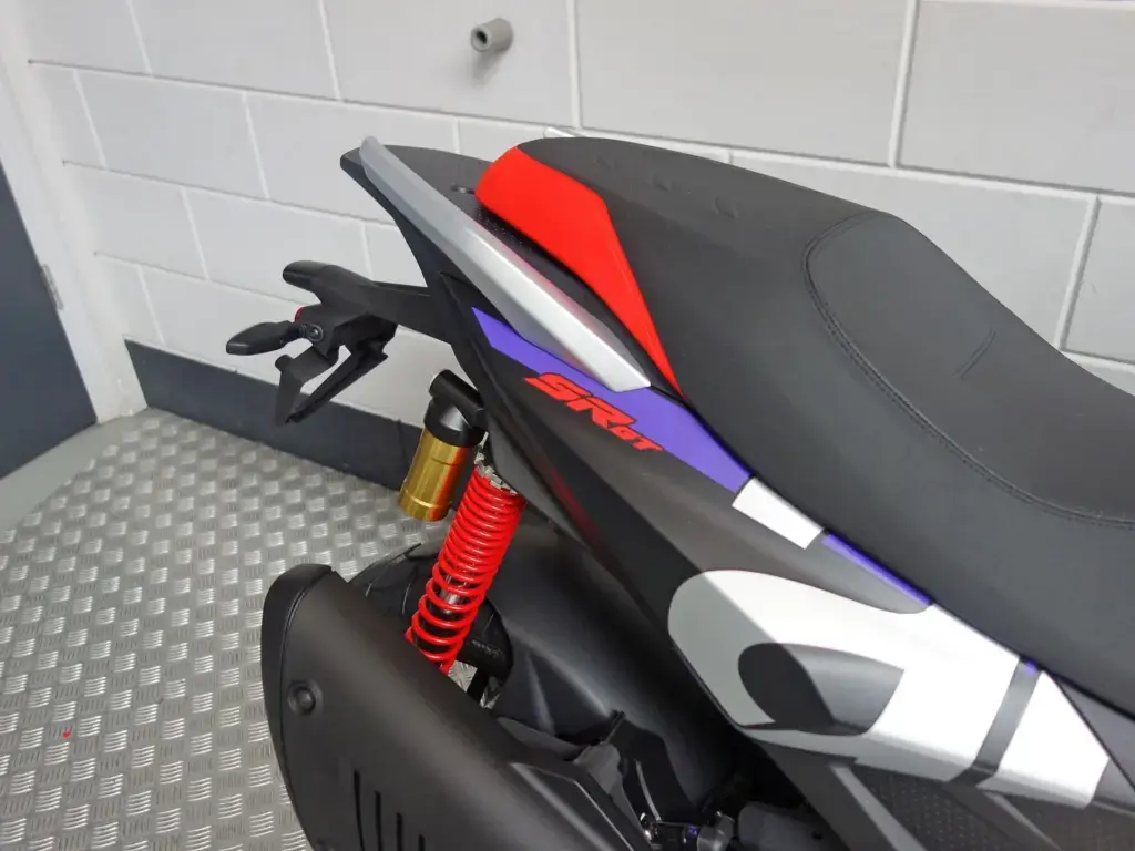 Nieuwe Aprilia SR GT motorscooter met 400cc motor uit 2026 bij NIWA Motoren