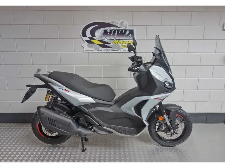 Nieuwe Aprilia SR GT motorscooter met 400cc motor uit 2026 bij NIWA Motoren
