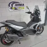 Nieuwe Aprilia SR GT 400 motorscooter met 400cc motor uit 2026 bij NIWA Motoren