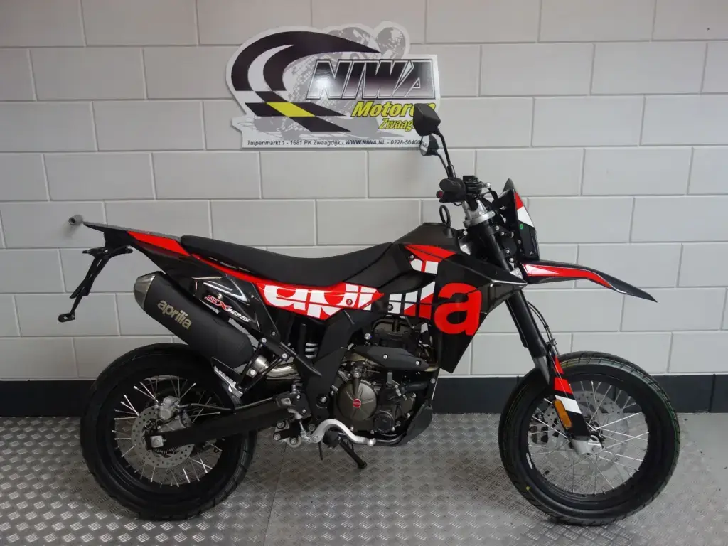 Nieuwe Aprilia SX 125 supermotard met 125cc motor uit 2026 bij NIWA Motoren