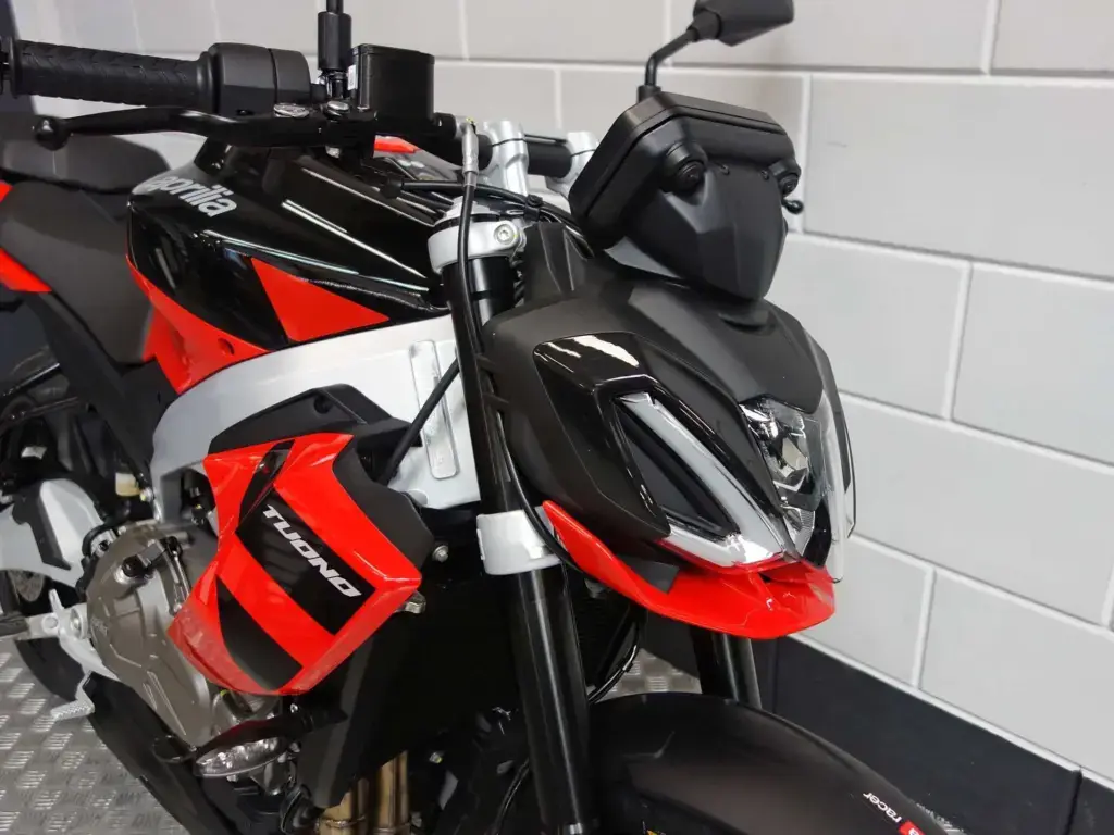 Gebruikte Aprilia Tuono naked bike met 457cc motor uit 2026 bij NIWA Motoren