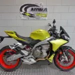 Nieuwe Aprilia Tuono 660 naked bike met 659cc motor uit 2022 bij NIWA Motoren