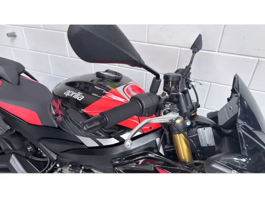 Gebruikte Aprilia Tuono 660 naked bike met 659cc motor uit 2026 bij NIWA Motoren