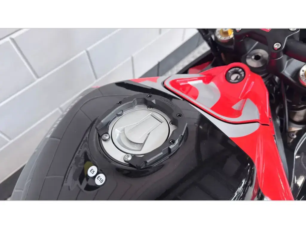 Gebruikte Aprilia Tuono 660 naked bike met 659cc motor uit 2026 bij NIWA Motoren