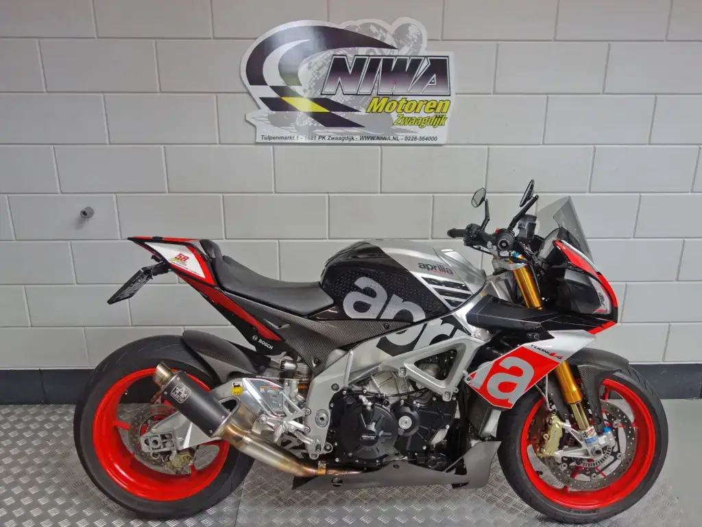 Gebruikte Aprilia Tuono V4 naked bike met 1077cc motor uit 2016 bij NIWA Motoren