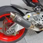 Gebruikte Aprilia Tuono V4 naked bike met 1077cc motor uit 2016 bij NIWA Motoren