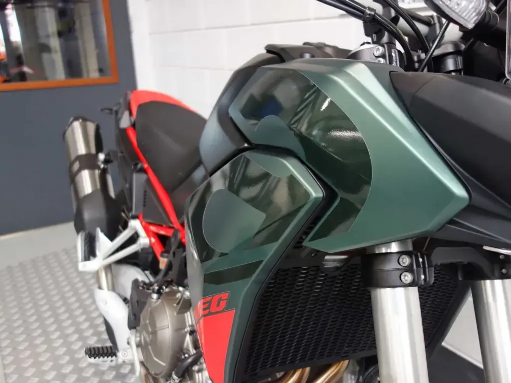 Nieuwe Aprilia Tuareg tour met 659cc motor uit 2026 bij NIWA Motoren