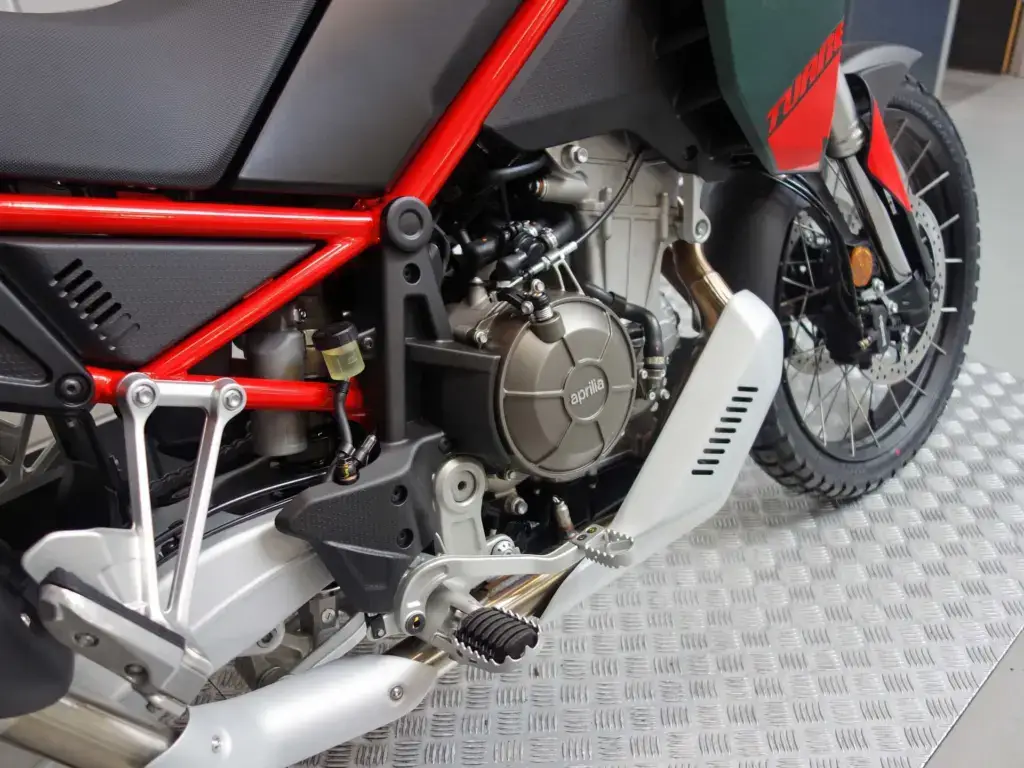 Nieuwe Aprilia Tuareg tour met 659cc motor uit 2026 bij NIWA Motoren