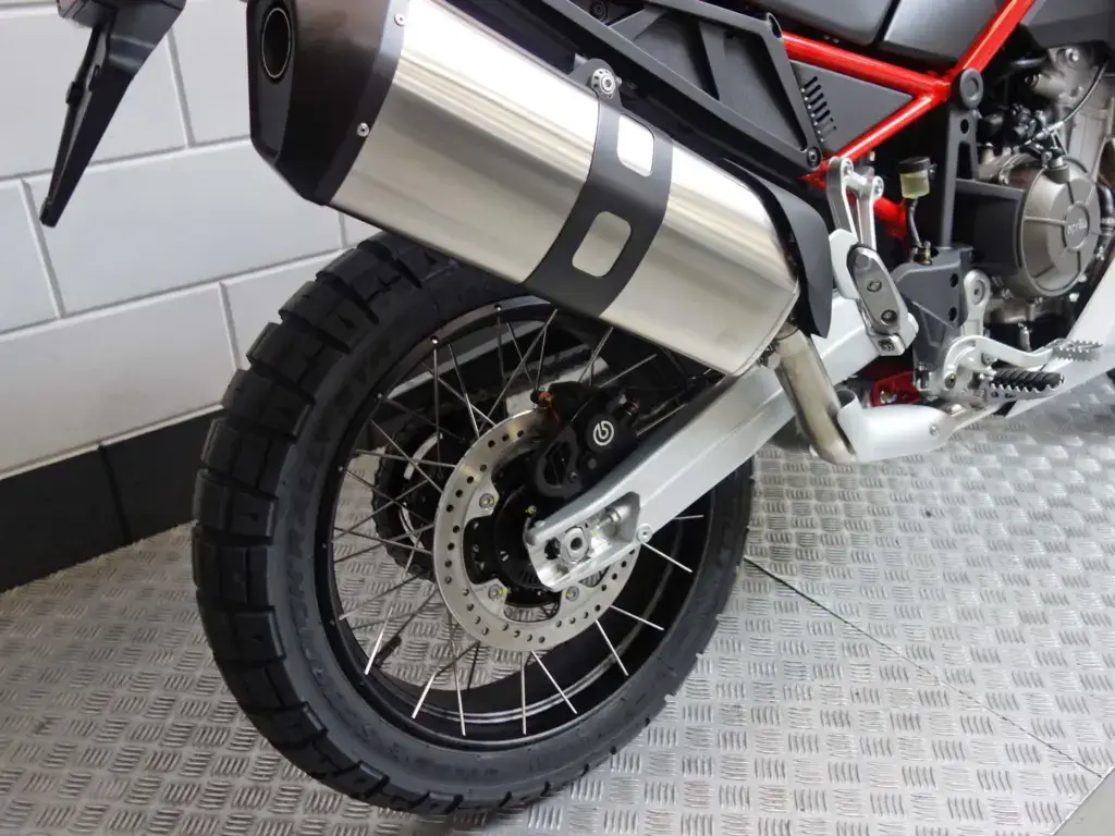 Nieuwe Aprilia Tuareg tour met 659cc motor uit 2026 bij NIWA Motoren