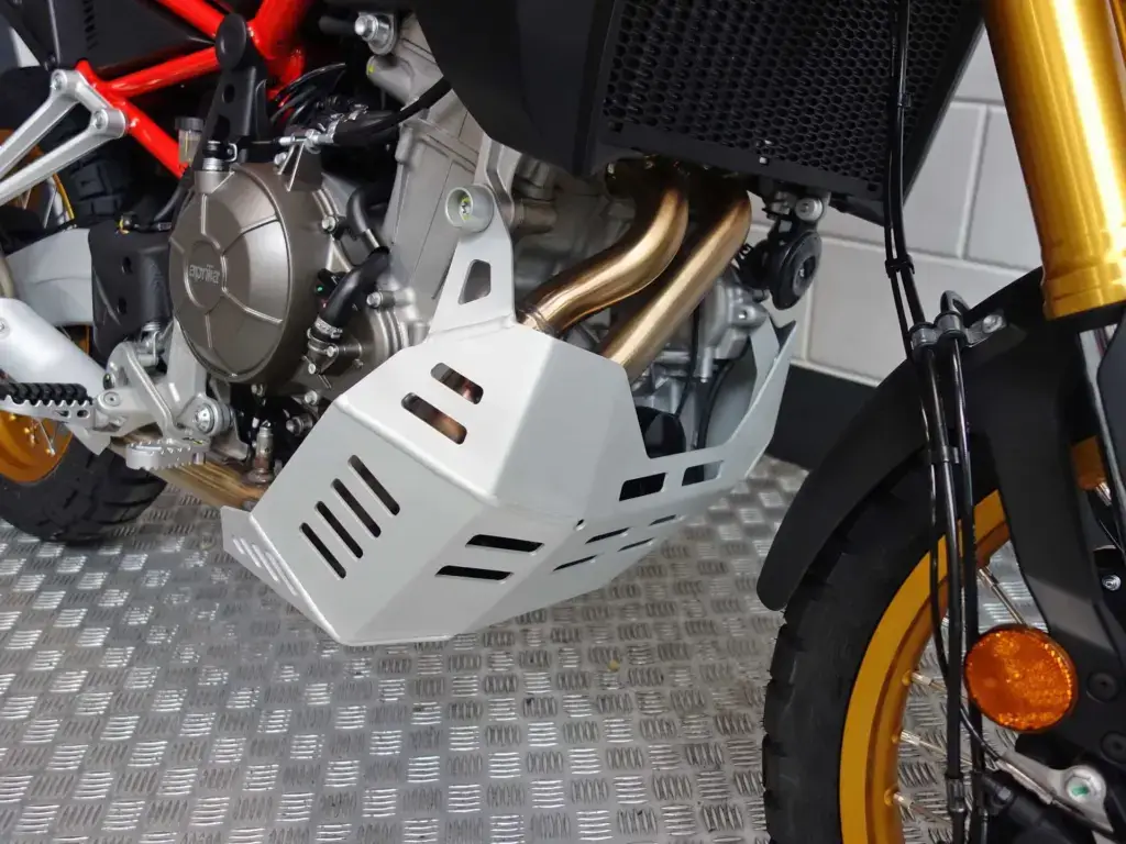Gebruikte Aprilia Tuareg all-road met 660cc motor uit 2026 bij NIWA Motoren
