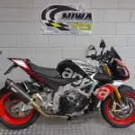 Gebruikte Aprilia Tuono V4 naked bike met 1077cc motor uit 2016 bij NIWA Motoren