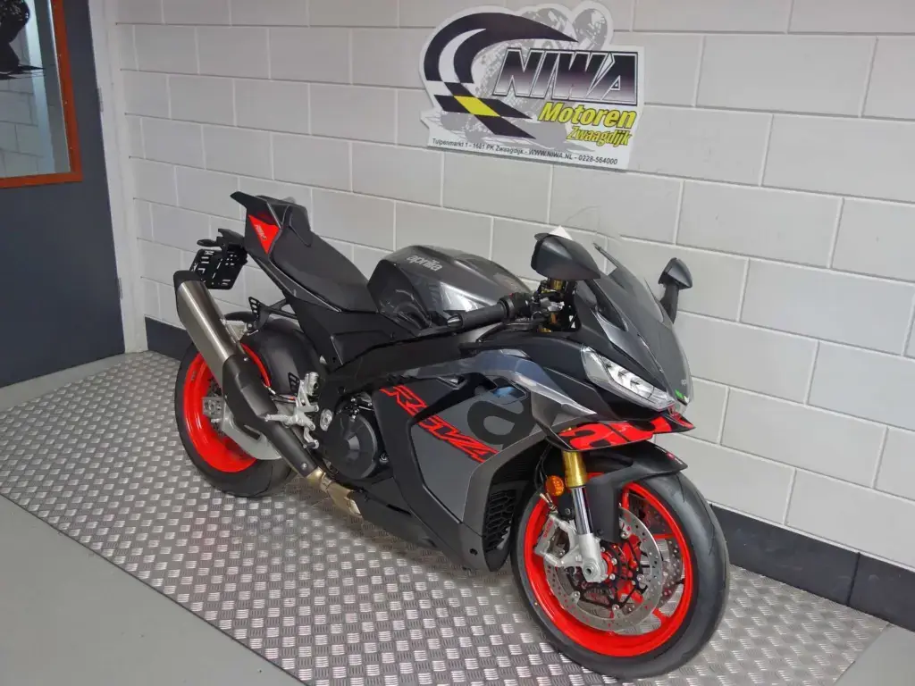 Nieuwe Aprilia RSV4 supersport met 1099cc motor uit 2026 bij NIWA Motoren
