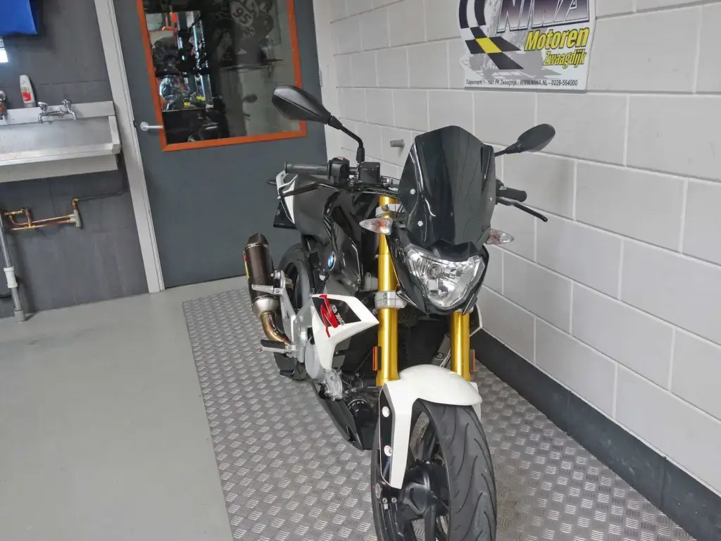 Gebruikte BMW G 310 R naked bike met 313cc motor uit 2018 bij NIWA Motoren