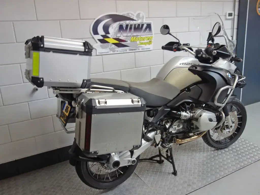 Gebruikte BMW R 1200 GS Adventure tour met 1170cc motor uit 2007 bij NIWA Motoren