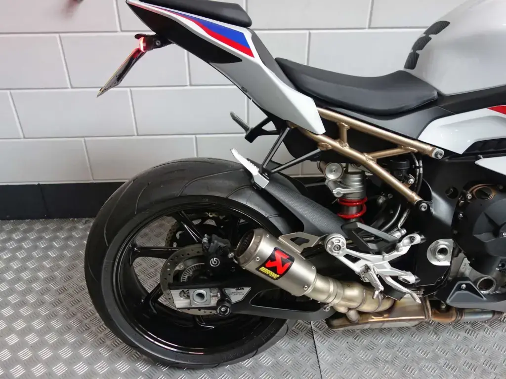 Gebruikte BMW S 1000 RR supersport met 999cc motor uit 2023 bij NIWA Motoren