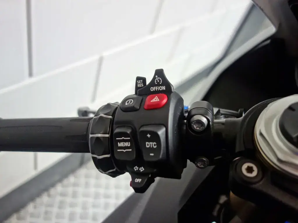 Gebruikte BMW S 1000 RR supersport met 999cc motor uit 2023 bij NIWA Motoren