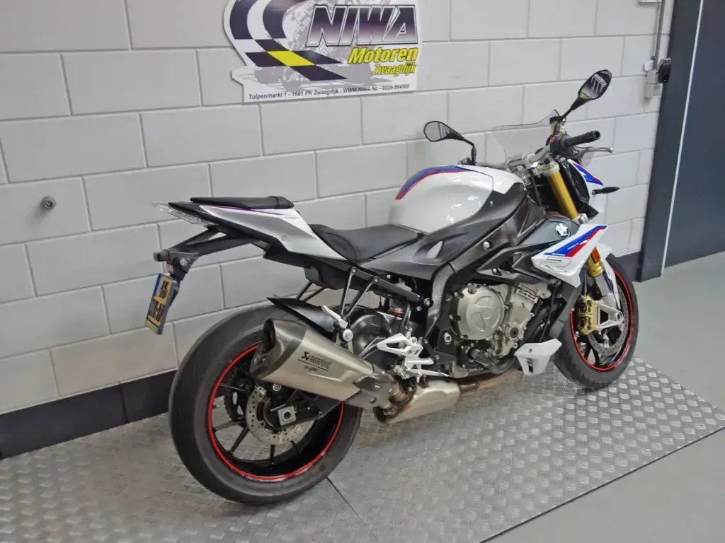 Gebruikte BMW S 1000 R naked bike met 999cc motor uit 2019 bij NIWA Motoren