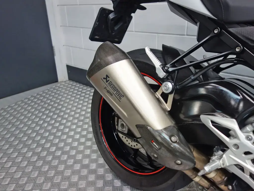 Gebruikte BMW S 1000 R naked bike met 999cc motor uit 2019 bij NIWA Motoren