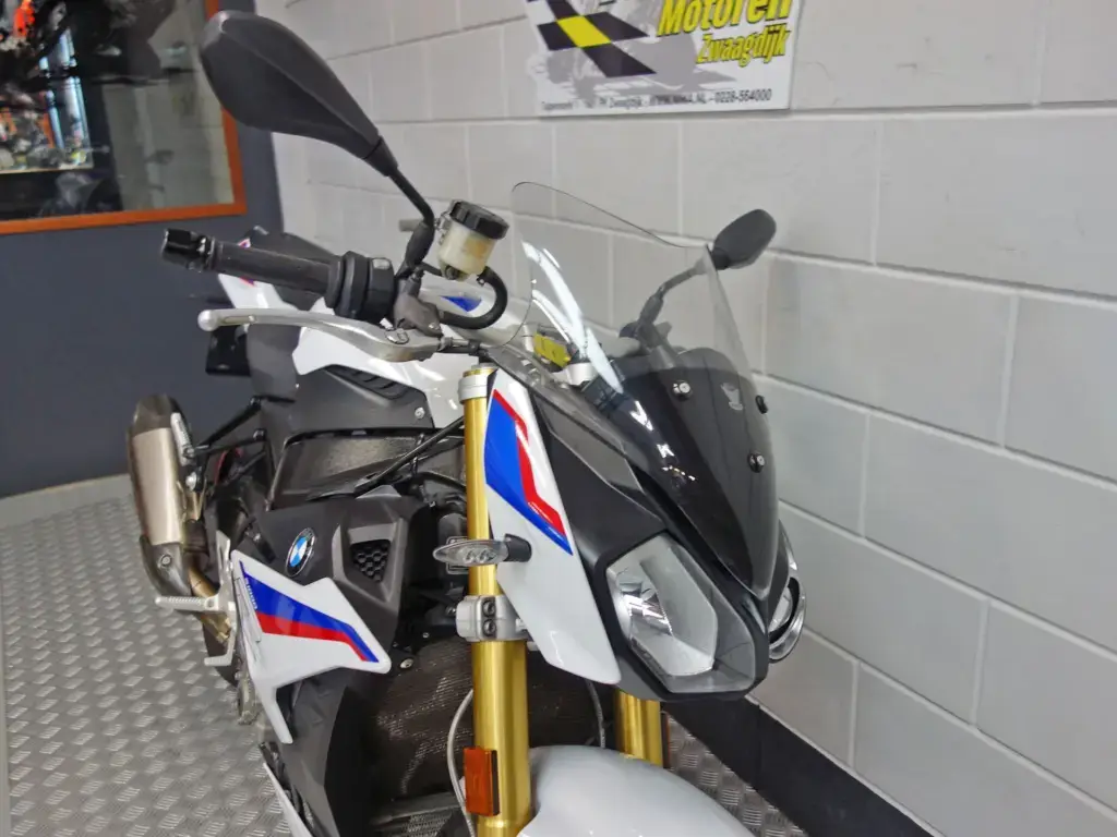 Gebruikte BMW S 1000 R naked bike met 999cc motor uit 2019 bij NIWA Motoren