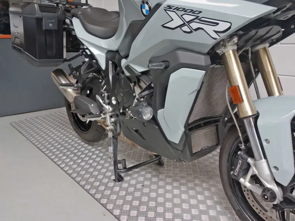 Gebruikte BMW S 1000 XR sport/tour met 999cc motor uit 2021 bij NIWA Motoren