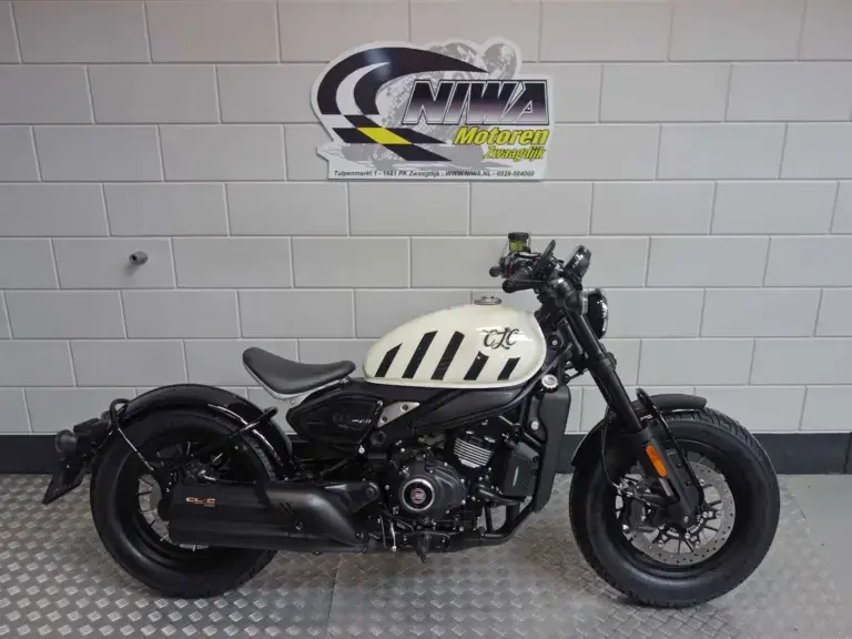 Nieuwe CFMOTO 800 NK naked bike met 799cc motor uit 2025 bij NIWA Motoren
