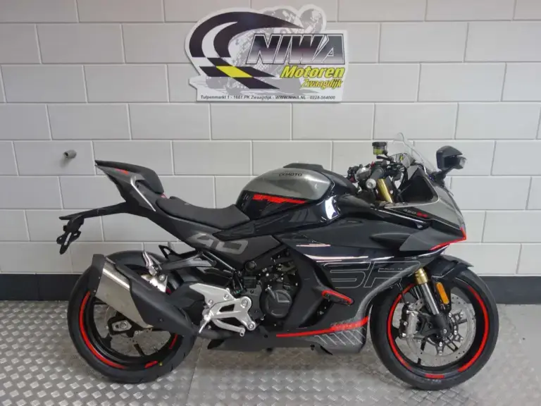 Nieuwe CFMOTO 450 SR supersport met 449cc motor uit 2026 bij NIWA Motoren