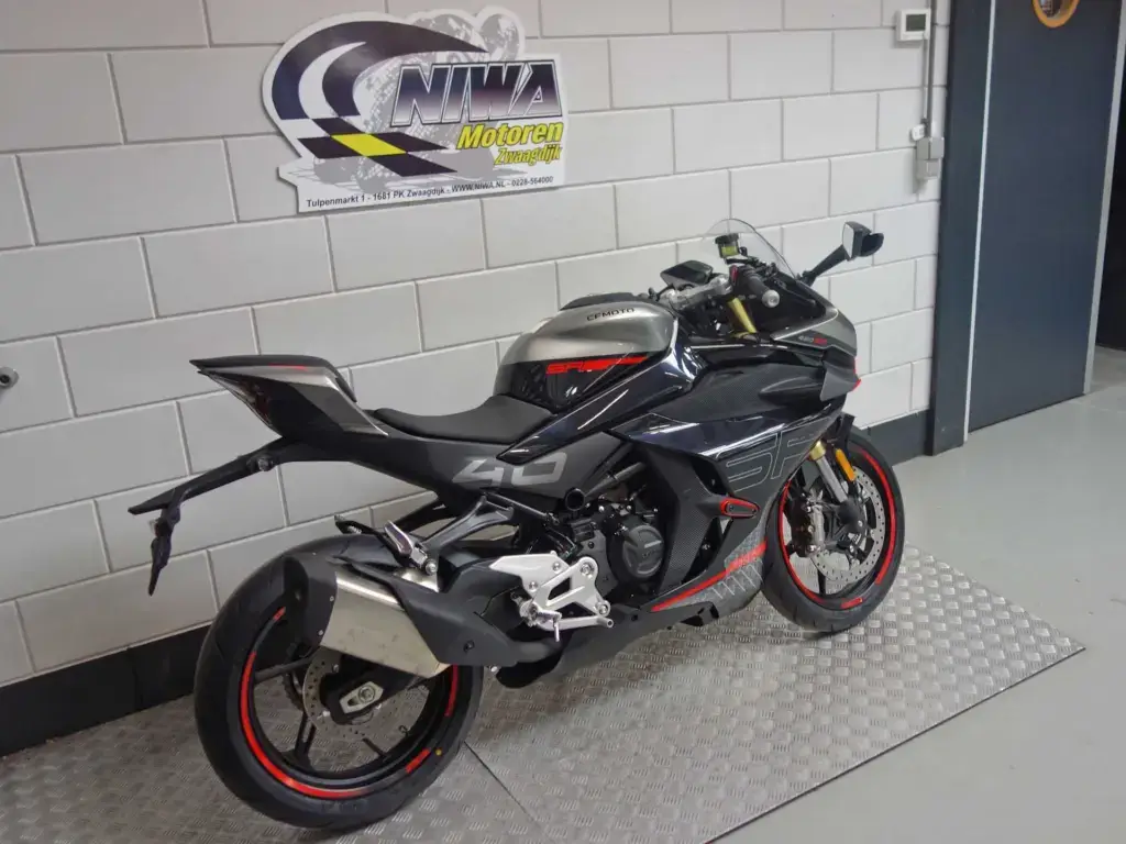 Nieuwe CFMOTO 450 SR supersport met 449cc motor uit 2026 bij NIWA Motoren