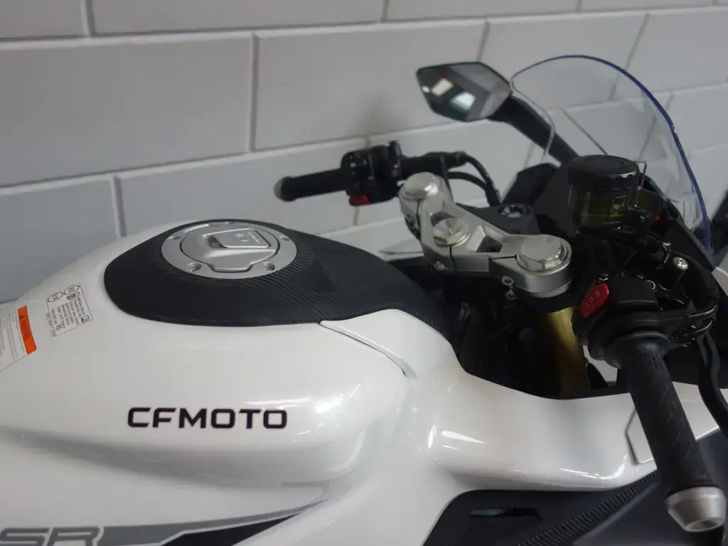 Nieuwe CFMOTO 450 SR supersport met 449cc motor uit 2026 bij NIWA Motoren