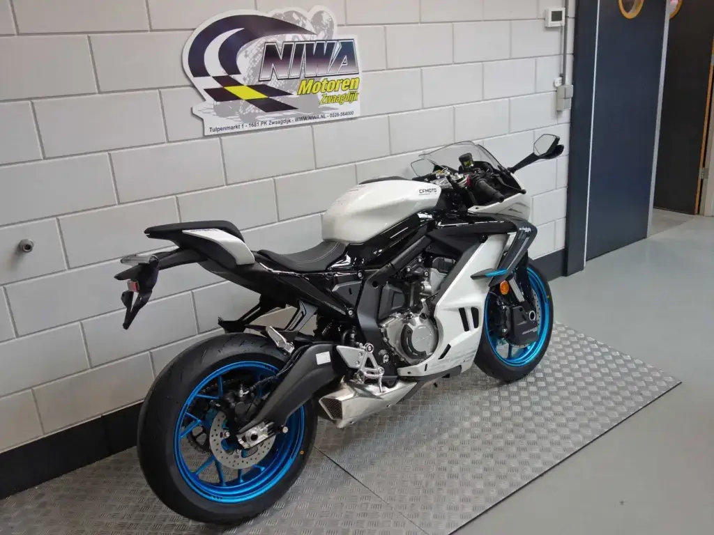 Nieuwe CFMOTO 675 SR-R supersport met 675cc motor uit 2026 bij NIWA Motoren