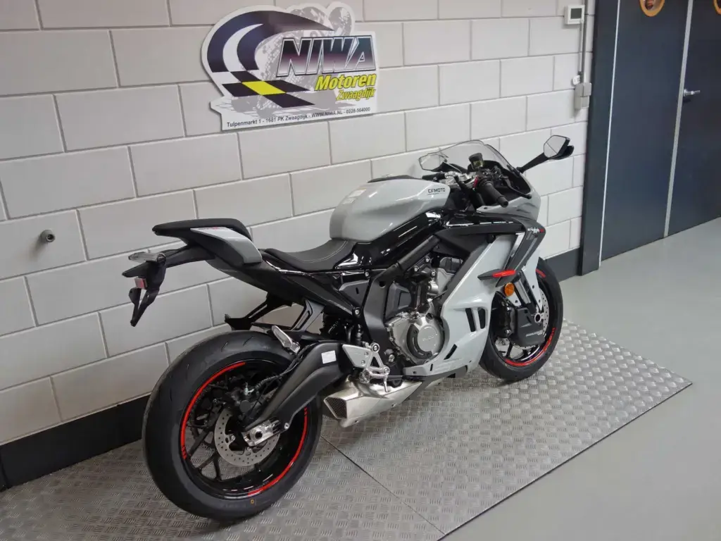 Nieuwe CFMOTO 675 SR-R supersport met 675cc motor uit 2026 bij NIWA Motoren