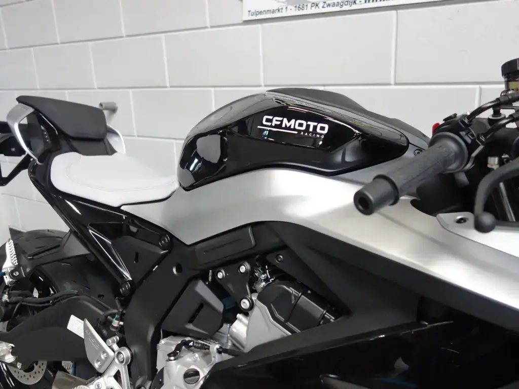 Nieuwe CFMOTO 675 SR-R supersport met 675cc motor uit 2026 bij NIWA Motoren